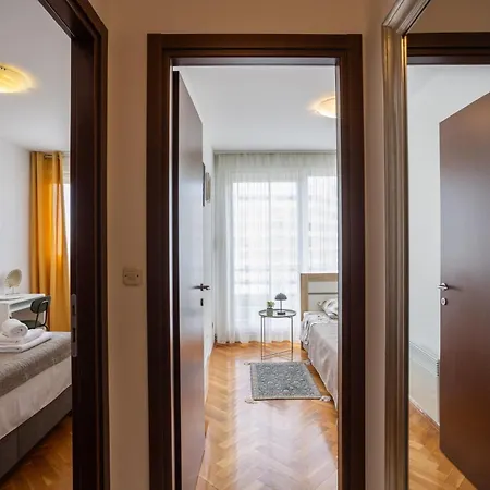 Znjan With Parking Apartamento Split