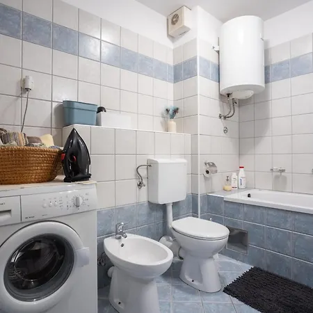 Znjan With Parking Apartamento