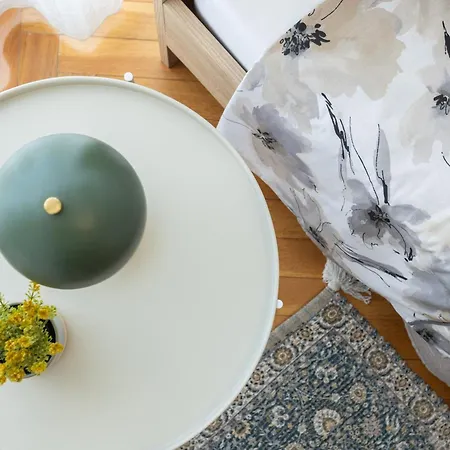 Znjan With Parking 公寓