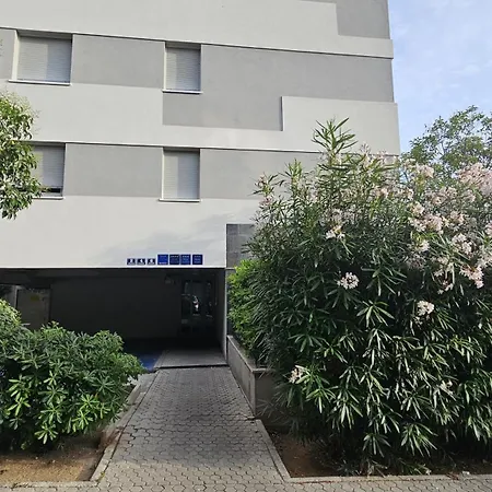 アパート Znjan With Parking *